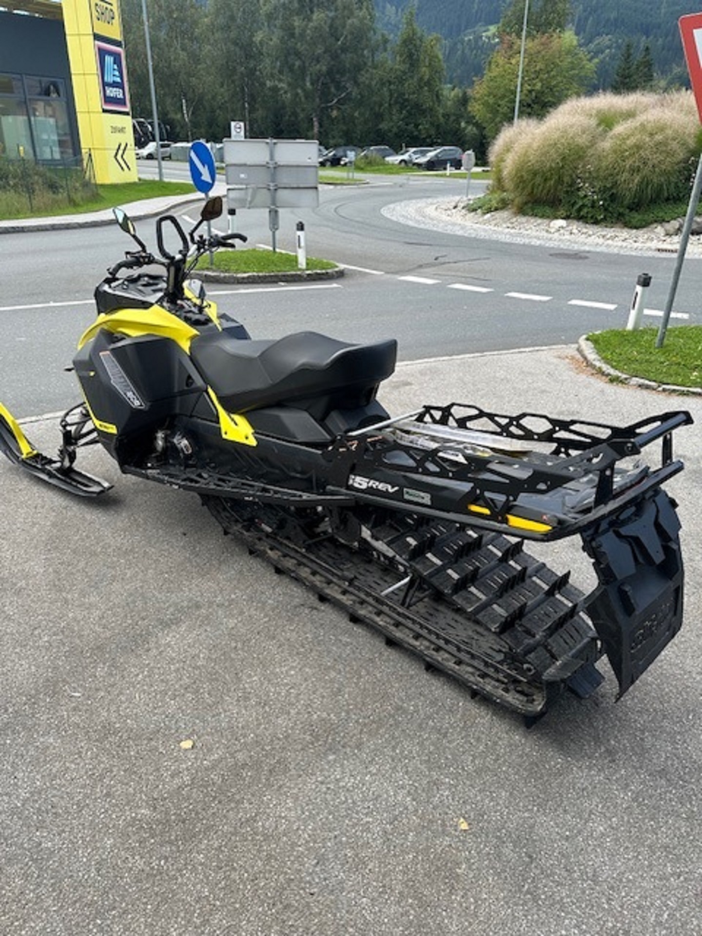 Motorschlitten Ski-doo Summit 850 E-T – Bild 4