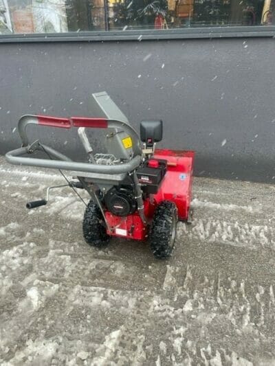 canadiana 827 01
