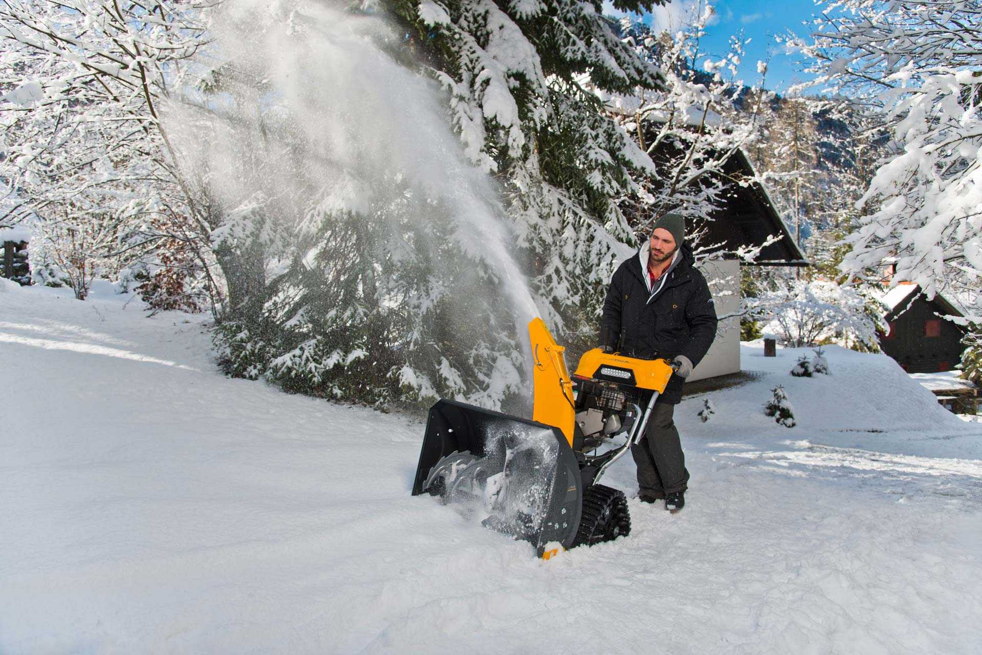 Bei uns bekommen Sie auch Schneefräsen von Stiga